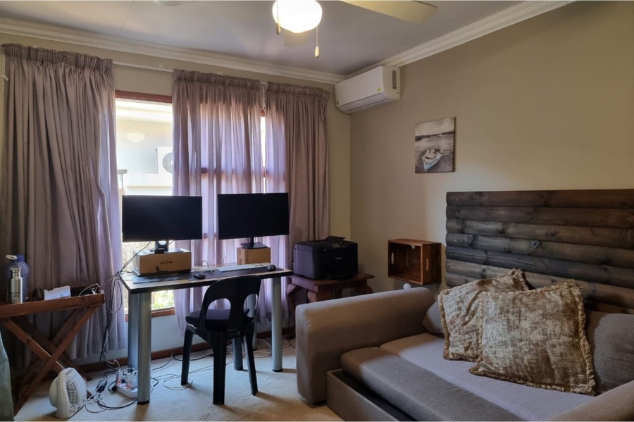 5 Bedroom Property for Sale in Pecanwood Estate North West